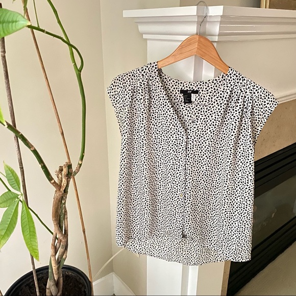 H&M Cream Black Patterned Button Vneck Short Sleeve Blouse - Picture 2 of 6